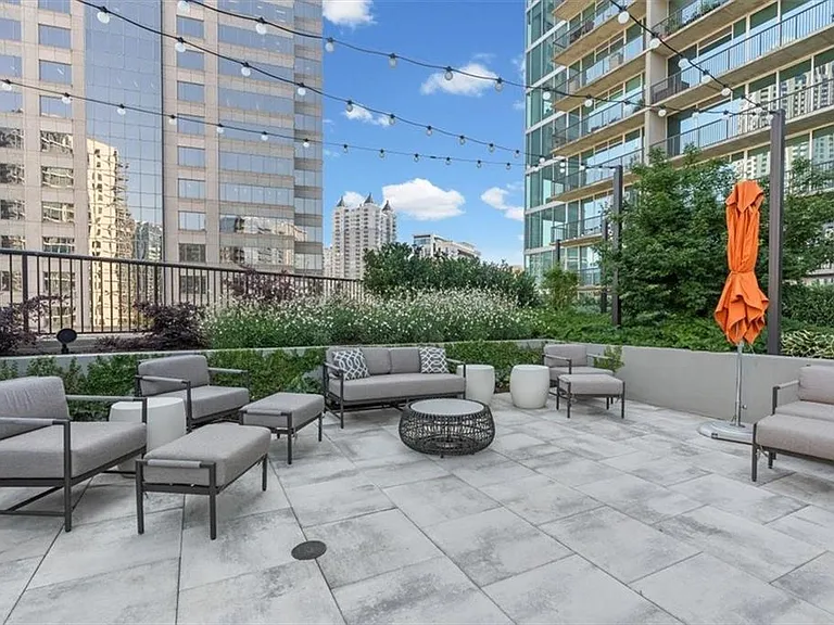 1080 Peachtree St NE #2110 — Photo 41