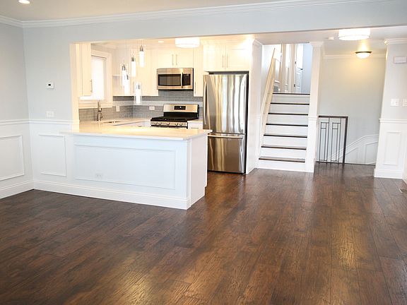 3rd image of 11821 S Ashland Ave