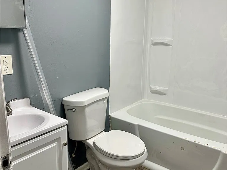 305 Bessemer Ave #2B — Photo 7