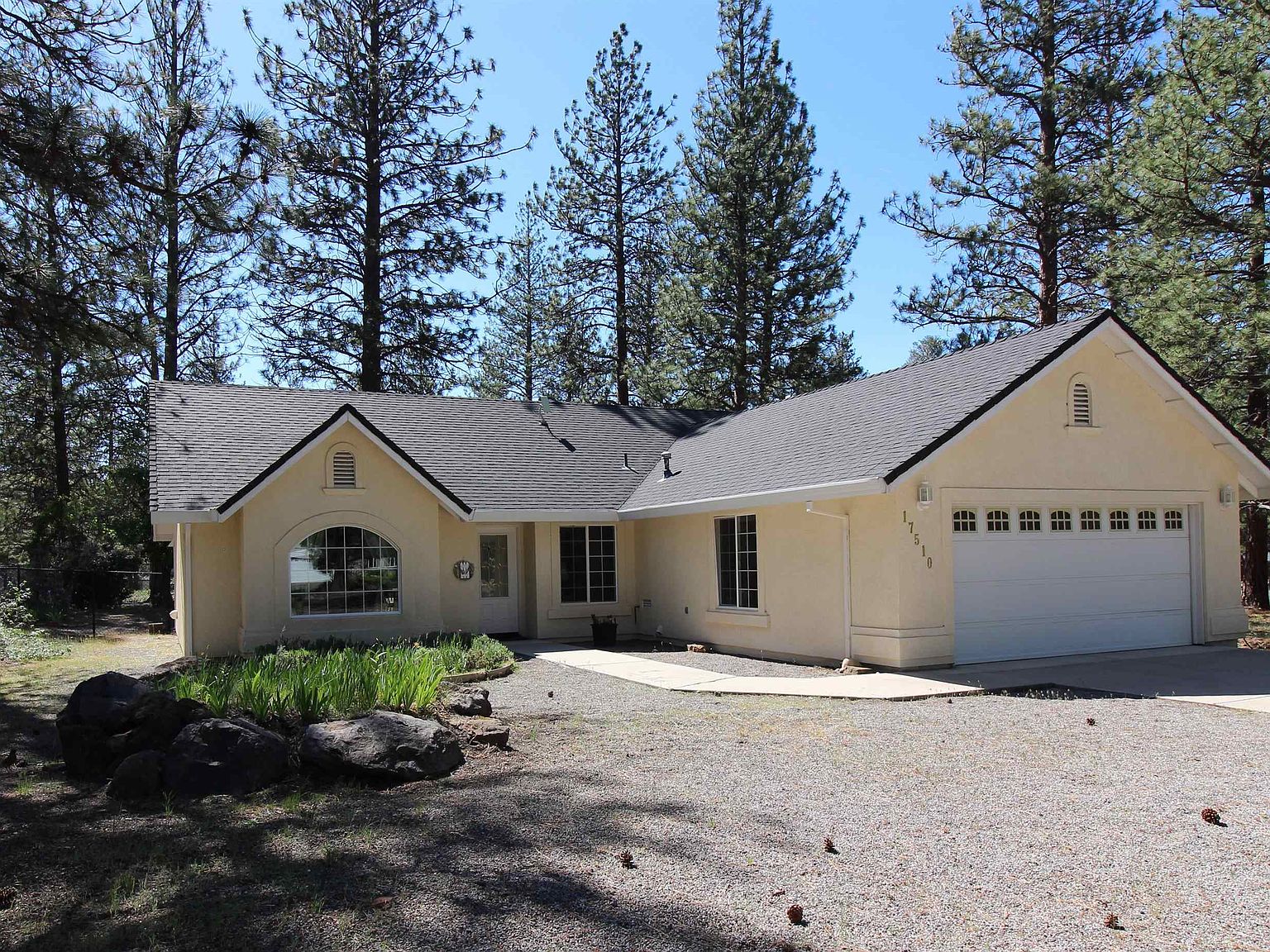 17510 Coyote Ct, Weed, CA 96094 | Zillow