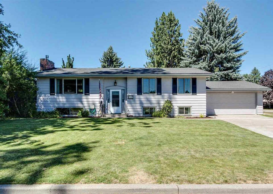 1st image of 2653 E 39th Ave