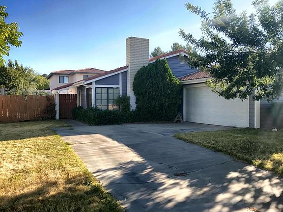 22095360_2052245411658872_1662232293_o