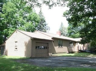 2 Lander Rd, Lynnfield, MA 01940