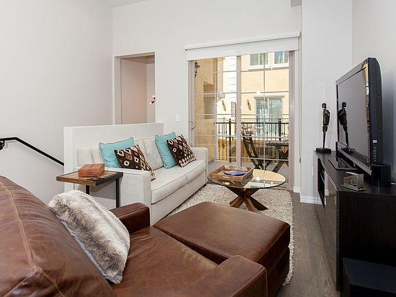 4th image of 421 W 6th St Unit 1021