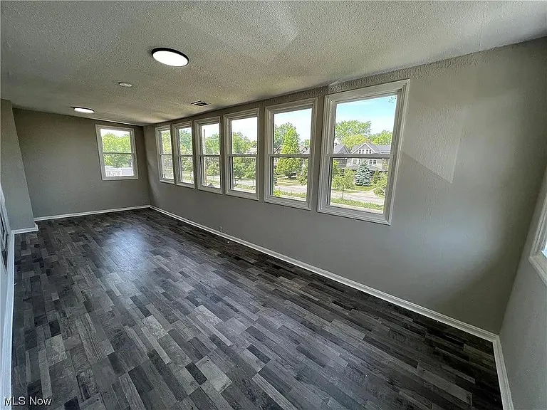 9607 Clifton Blvd #2 — Photo 9