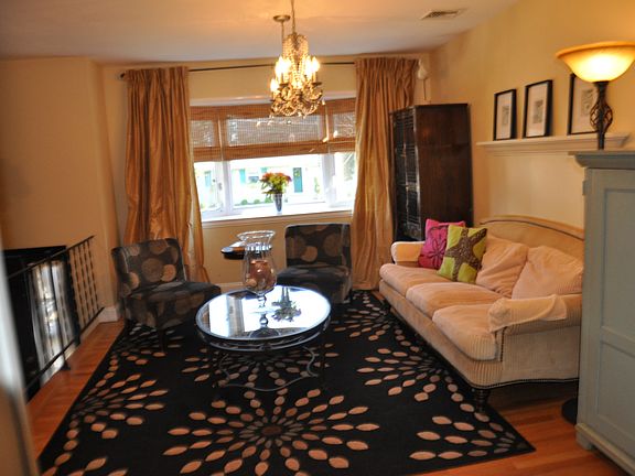 Bright, sunny Living Room