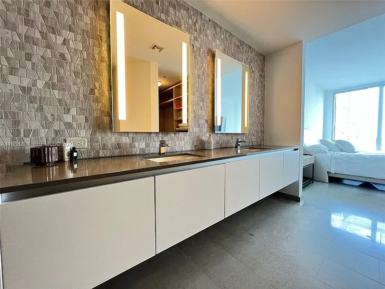 68 SE 6th St #1003 — Photo 12