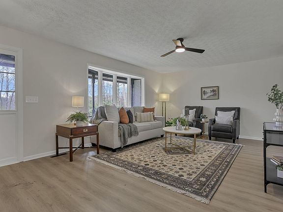 3rd image of 5289 Hazelton Etna Rd SW