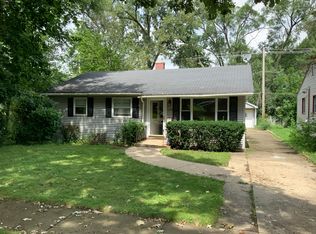 468 N Lakeshore Dr, Mundelein, IL 60060