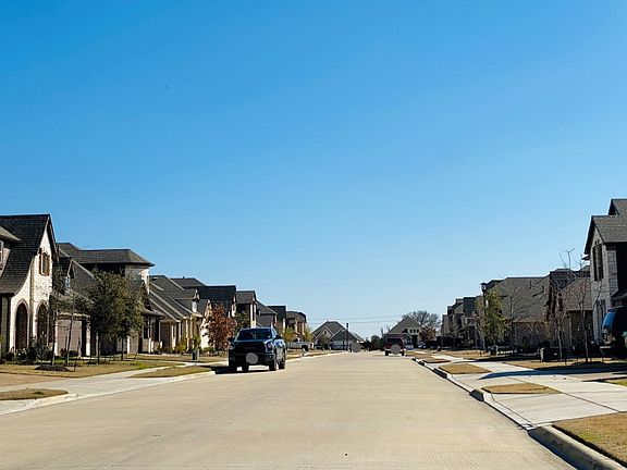 4th image of 1605 Ada Ln