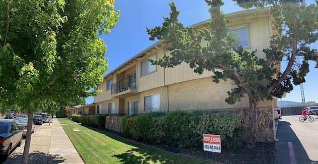 1st image of 720 W Valley Dr #3
