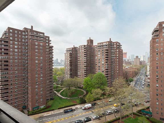 5th image of 570 Grand St #L1304