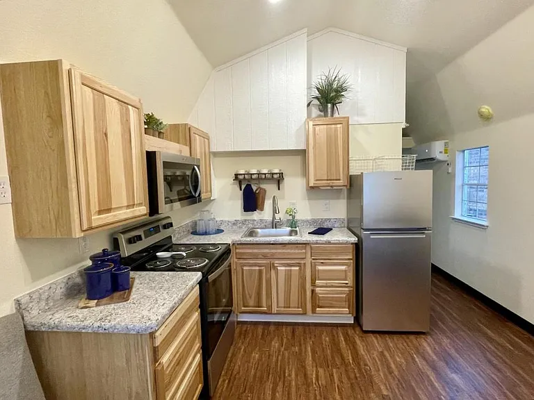 220 Davis Ford Ln — Photo 2