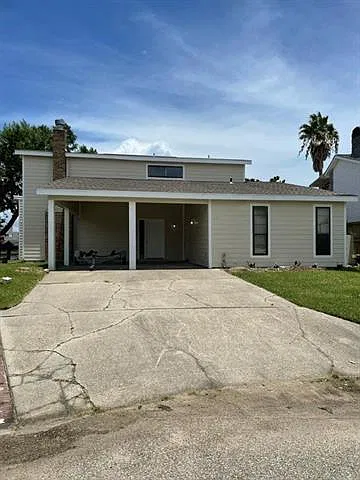 4 bed, 2.5 bath, 2565 sqft, $2,400 — Photo 3