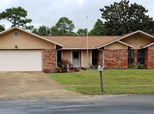 556 E Timberlake Dr, Mary Esther, FL 32569