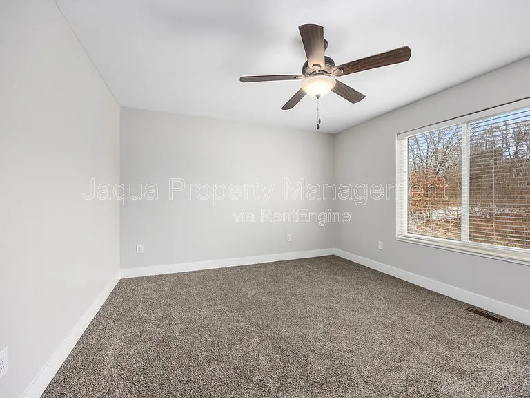 1368 S Village Cir — Photo 11