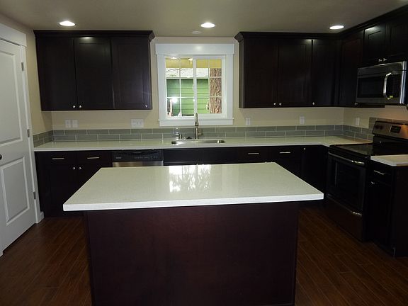 2nd image of 1611 E 61st St