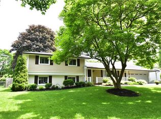 384 Grosvenor Rd, Rochester, NY 14610