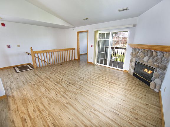 4th image of 160 W Aspen Ct Unit 4