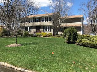 17 Meadowbrook Rd, Randolph, NJ 07869