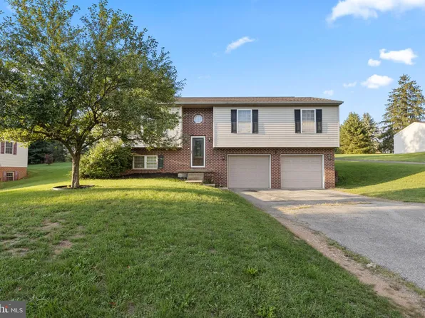 15 Water St, Jacobus, PA 17407