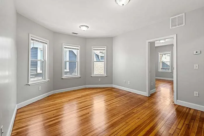 51 King St #3 — Photo 5