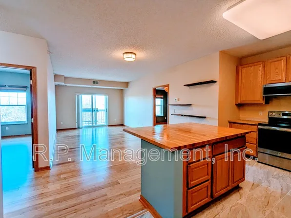 4824 E 53rd St APT 405, Minneapolis, MN 55417