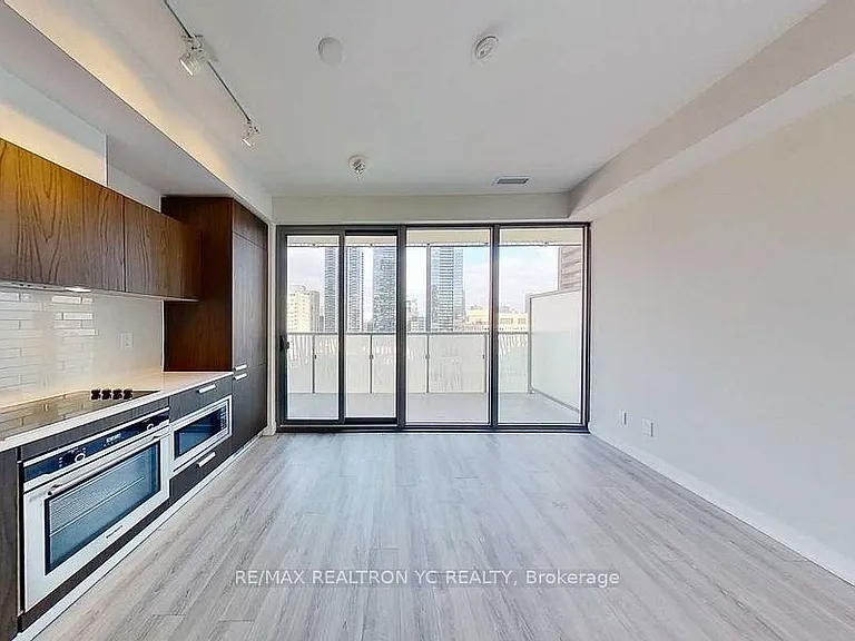50 Charles St E #1402 — Photo 8