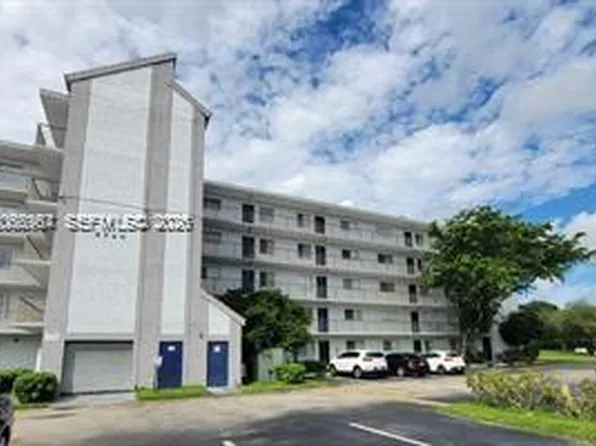 8740 N Sherman Cir APT 308, Hollywood, FL 33025