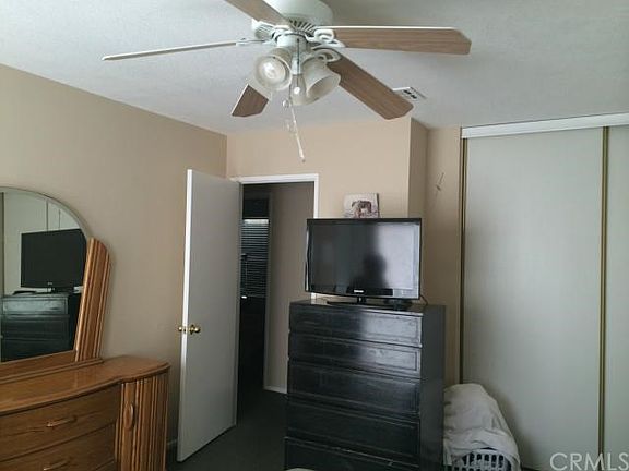 3rd image of 1044 E 66th St