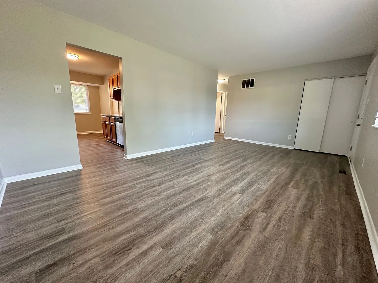 135 Market, Springboro — Photo 3