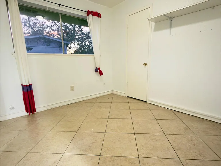6406 Tall Willow Dr — Photo 13