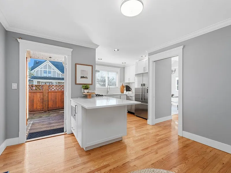 Thumbnail 12
