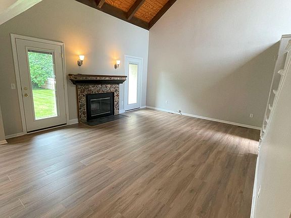 5th image of 2879 Cranston Dr
