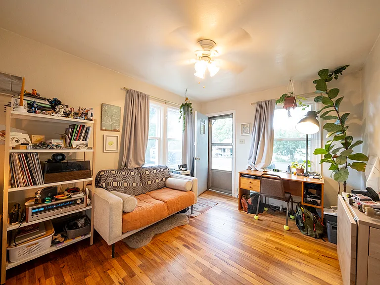 405.5 E Cleveland St — Photo 8
