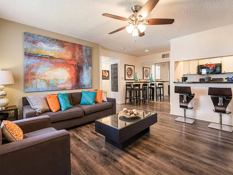University Park Apartments — Photo 1
