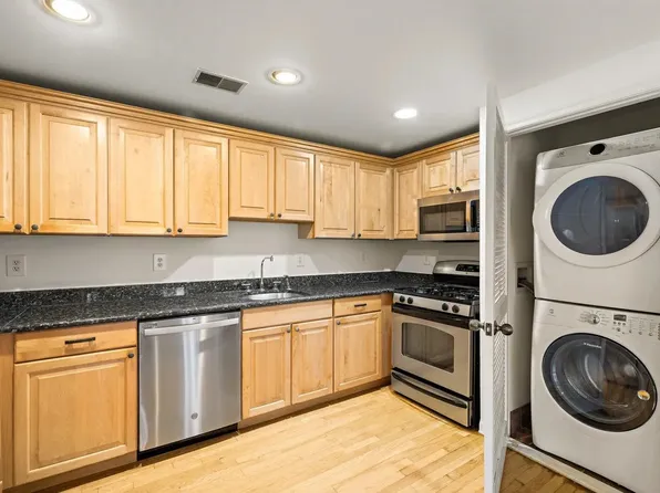 77 Jefferson Street image 9 of 28