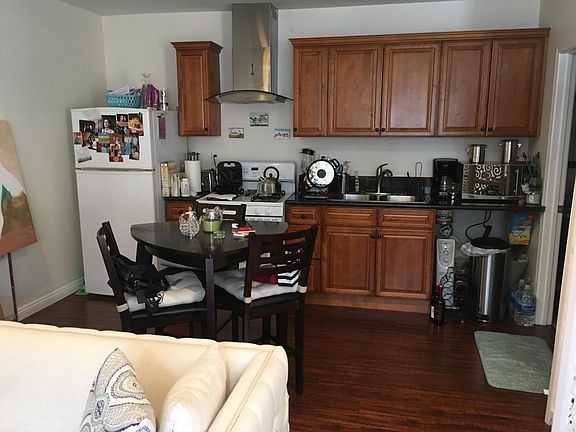 4th image of 24040 Welby Way