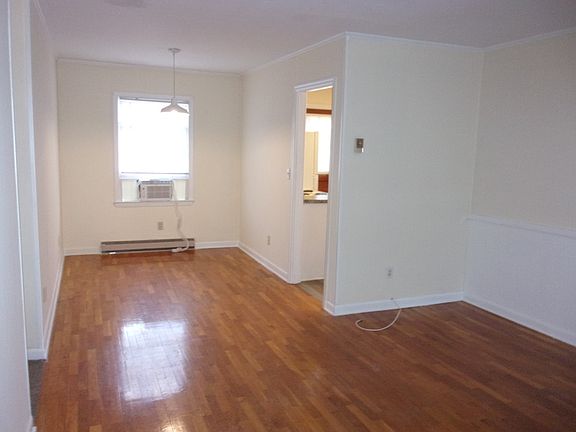 4th image of 417 N Plantation Rd #C