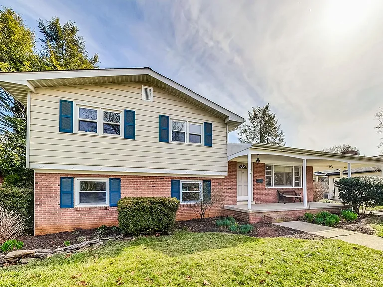 1208 Pinewood Dr — Photo 48