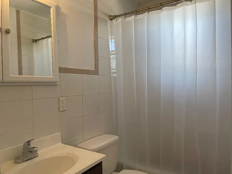 420 W Fulton St — Photo 16