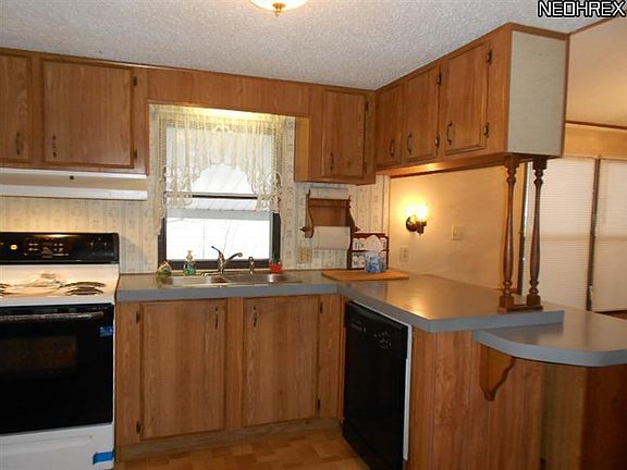2nd image of 43 Cardinal Dr