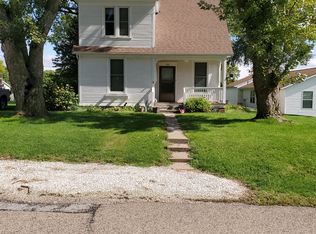 102 4th St, Defiance, IA 51527