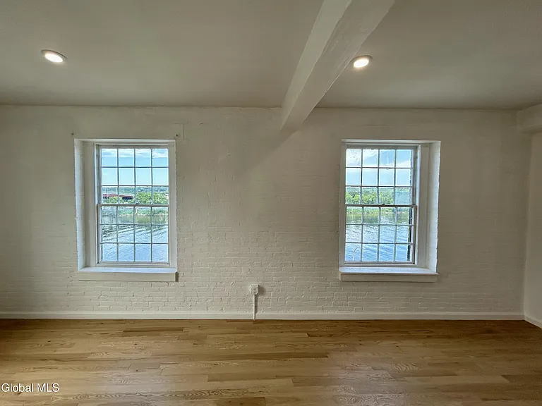 155 River St #5B — Photo 19