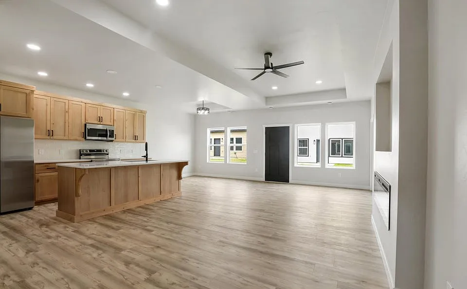 3 bed, 1519 sqft, $2,500 — Photo 4