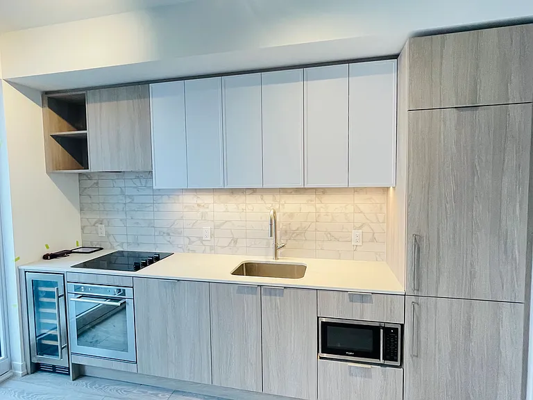 2020 Bathurst St #1809 — Photo 4