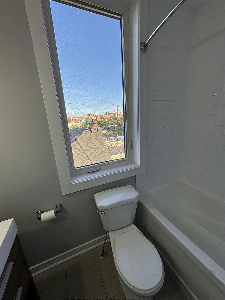 3 bed, $1,900 — Photo 4