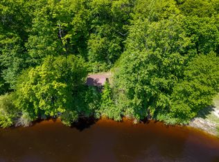 866 W 90th St, Newaygo, MI 49337