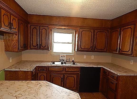 5th image of 409 Taylor Ave NW