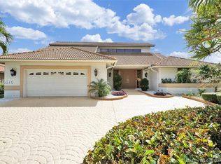 8310 NW 73rd St, Tamarac, FL 33321